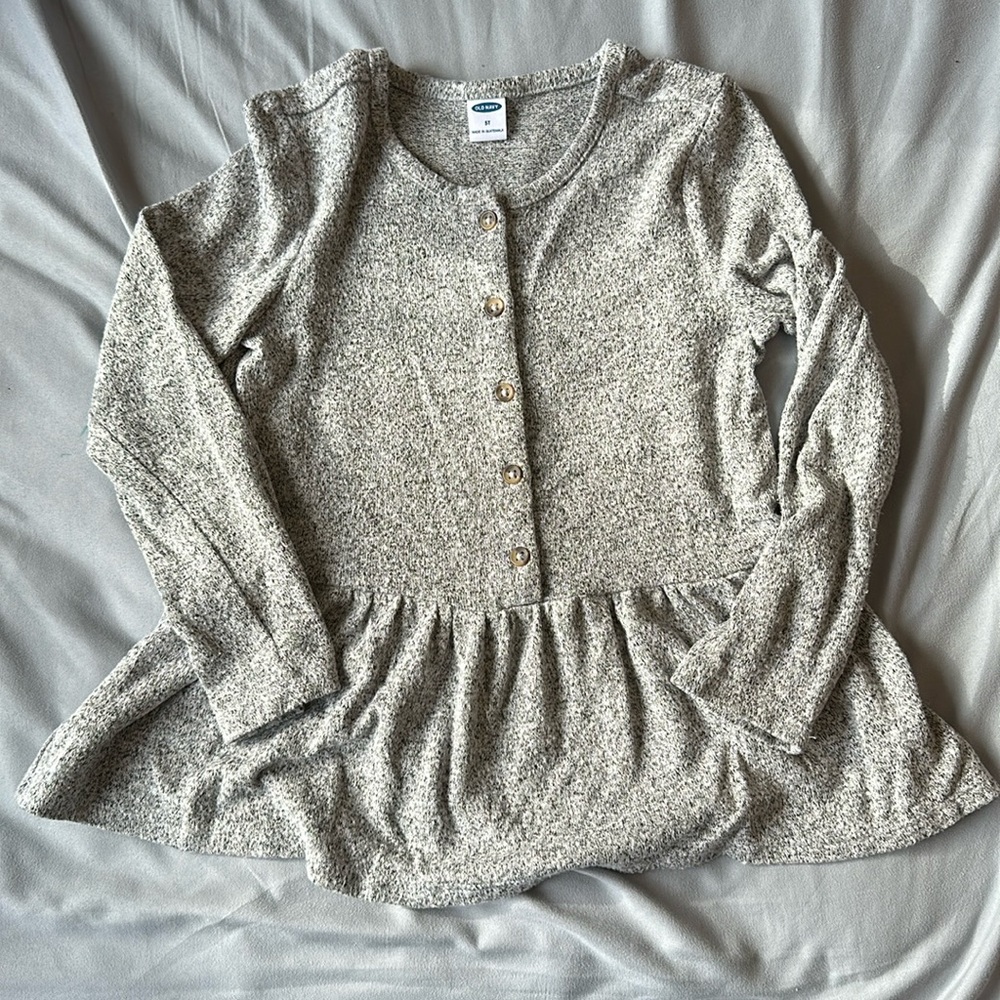 Old Navy knit peplum top. Size 5t.